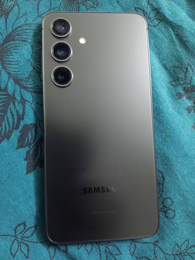 Samsung Galaxy S24 (8 GB / 256 GB) – JV (Sim Lock) – 10/10 Condition