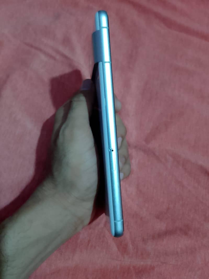 Google Pixel 7 4