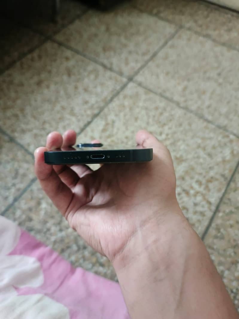 Apple iPhone 13 1