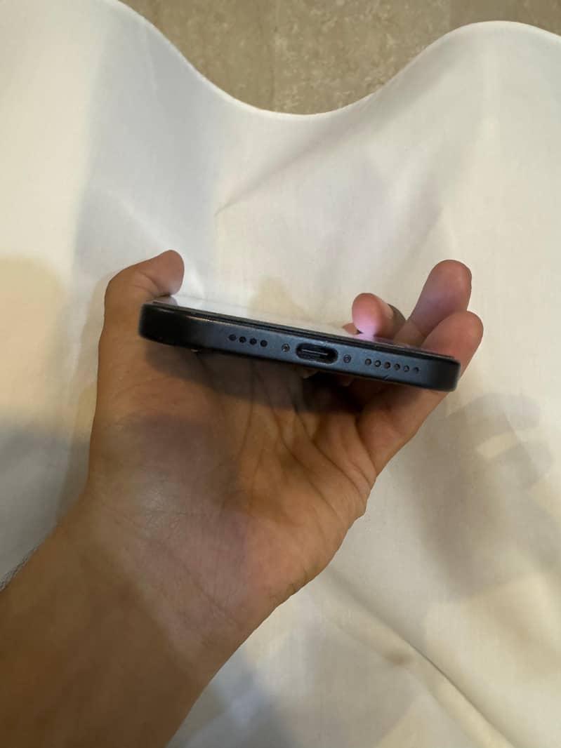 Apple iPhone 15 plus 3