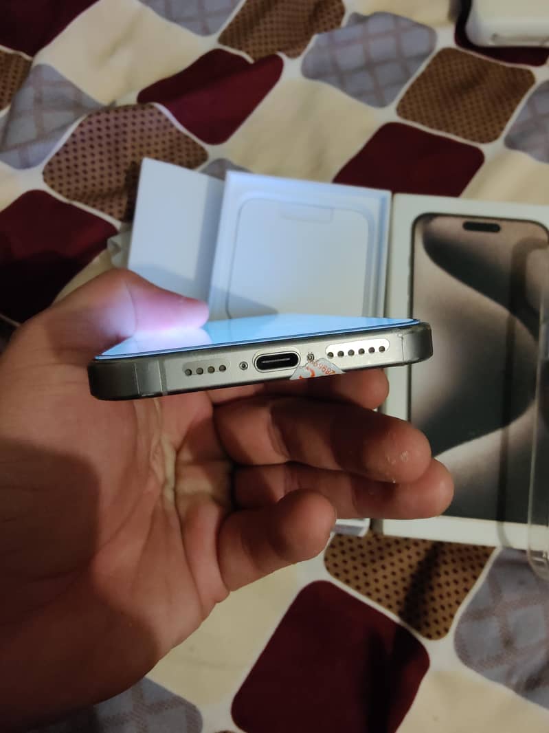 Apple iPhone 15 Pro Max 5