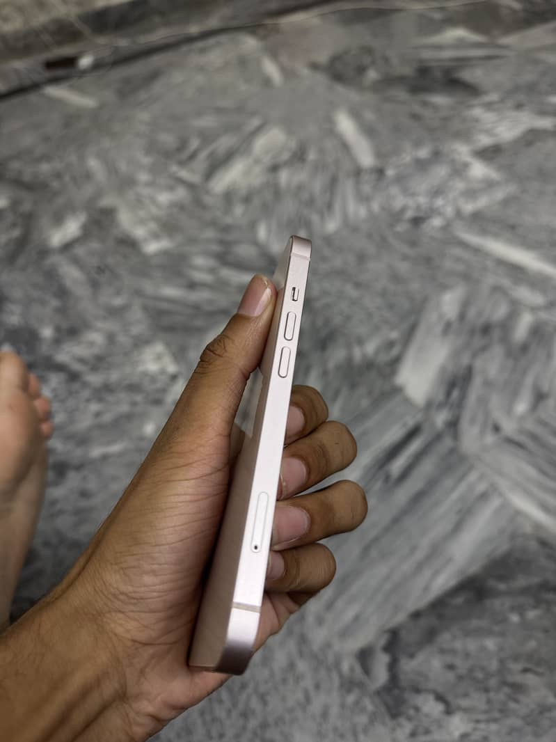 Apple iPhone 13 3