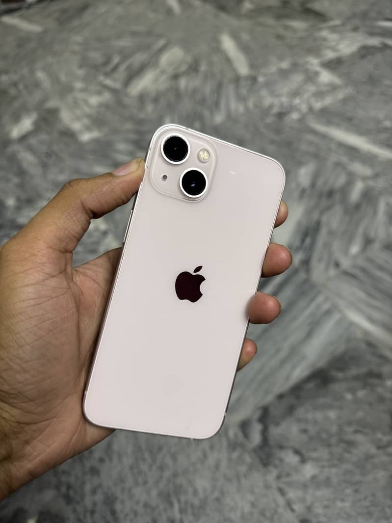 Apple iPhone 13 6