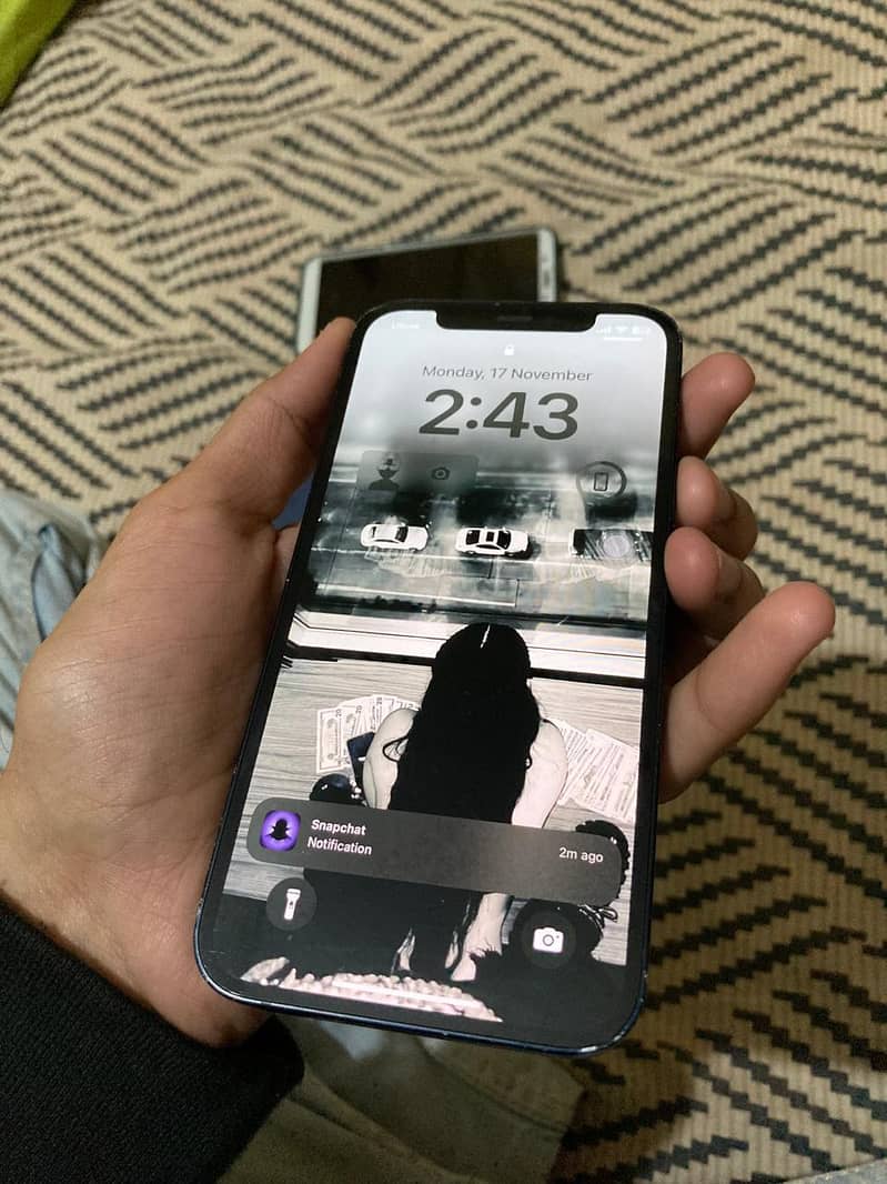 Apple iPhone 12 1