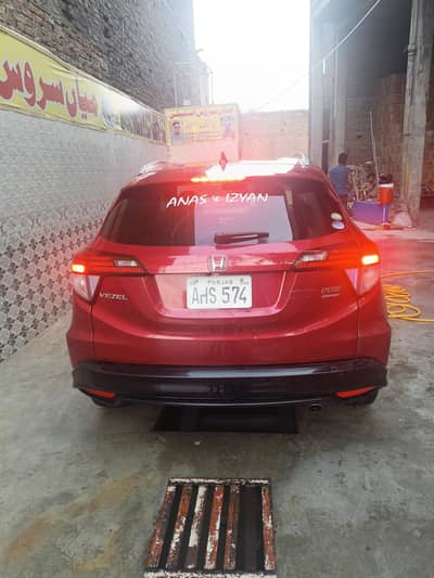 Honda Vezel 2017 model hai 2021 ki register hai     (Japani hybrid RS)