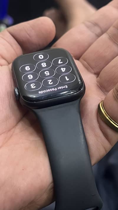 Apple watch series 6 44mm 96% battery health