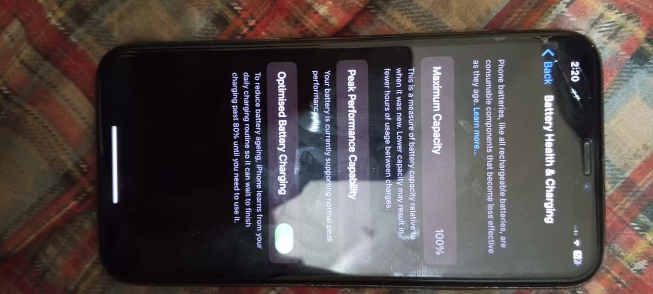 Apple iPhone X 4