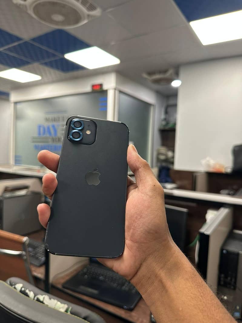 Apple iPhone 12 0