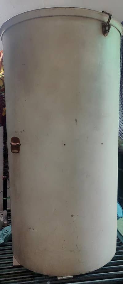 Grain storage drum (parola)