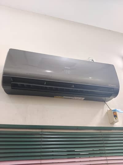 Haier 1.5 ton heat Cool UPS enabled Ac