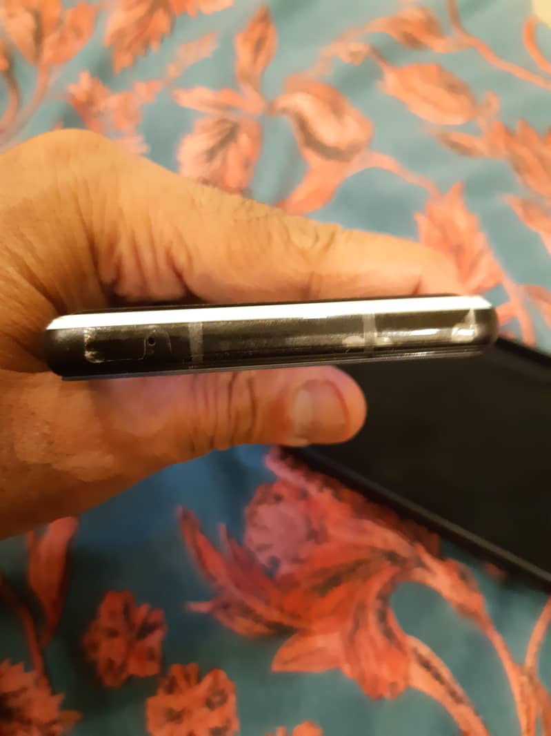Google Pixel 6a. 3