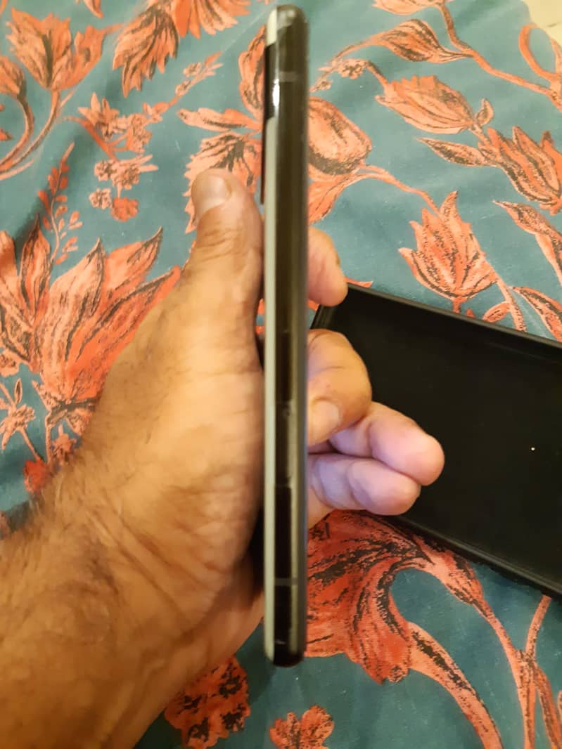 Google Pixel 6a. 5