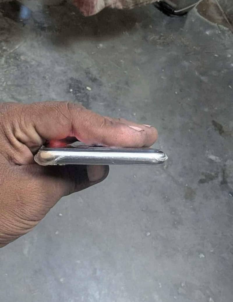 Apple iPhone X 5