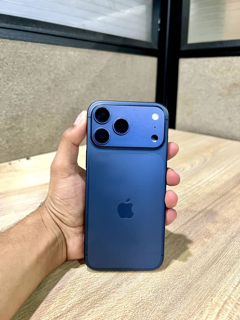 Apple iPhone 17 Pro Max 7