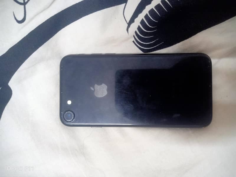 Apple iPhone 7 0