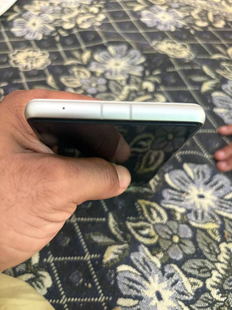 Google Pixel 7a 3
