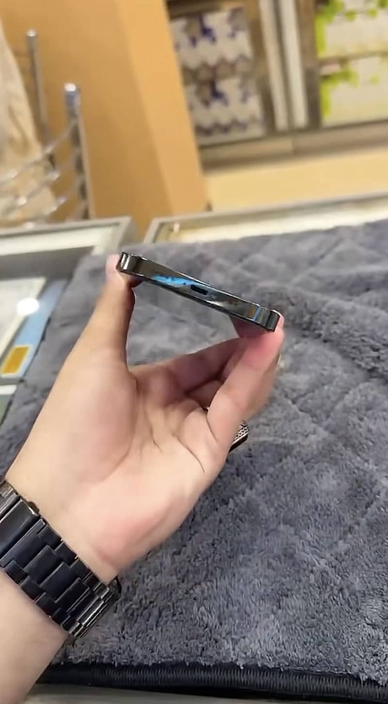 Apple iPhone 13 Pro 1