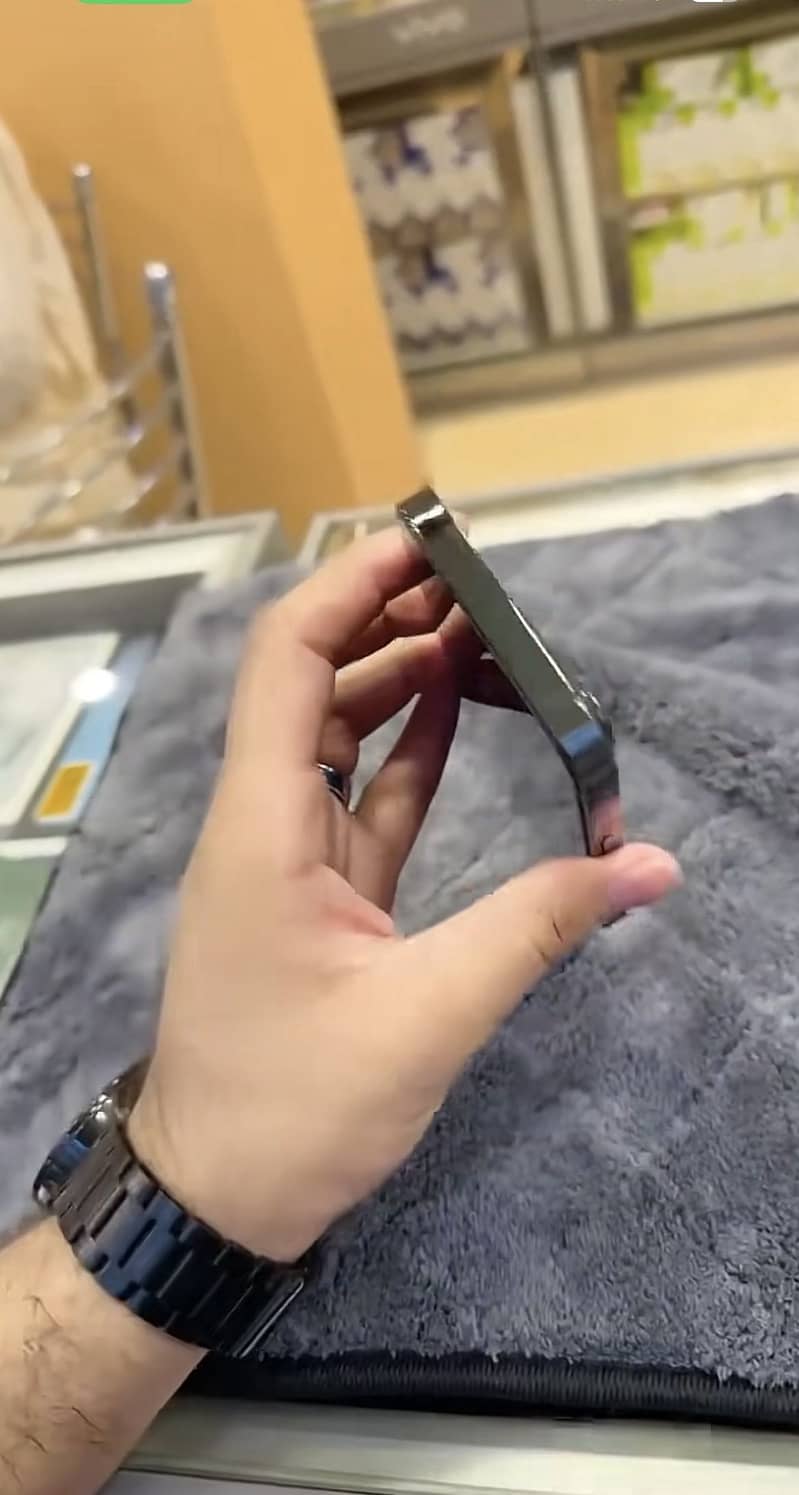 Apple iPhone 13 Pro 2