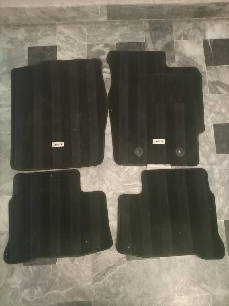 FLOOR MATS 0