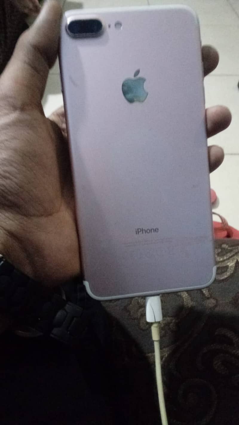 Apple iPhone 7 Plus 1