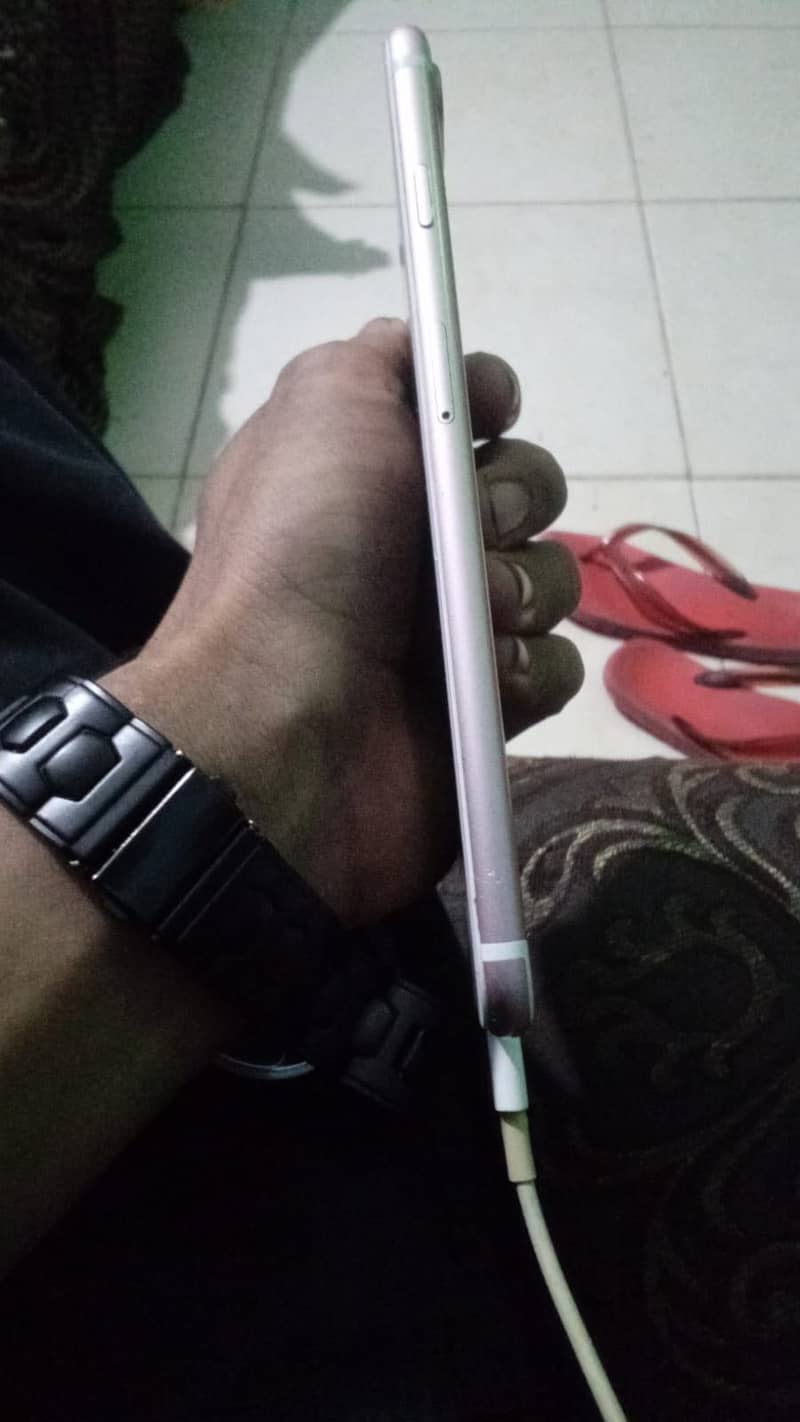 Apple iPhone 7 Plus 2