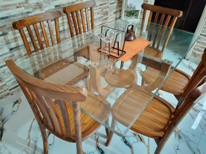 Dining table and chairs 0