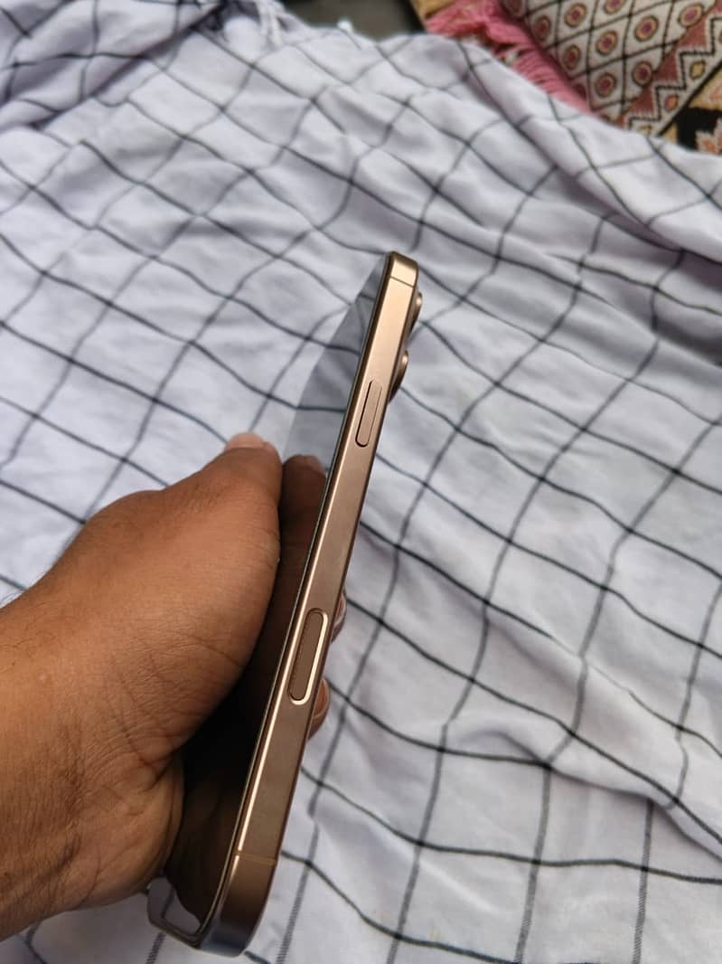 Iphone 16 pro max 1