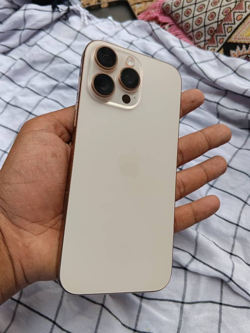 Iphone 16 pro max 3
