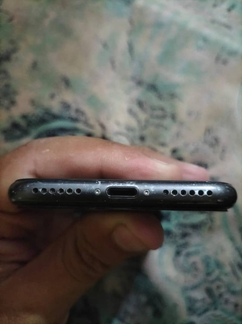 Apple iPhone 8 1