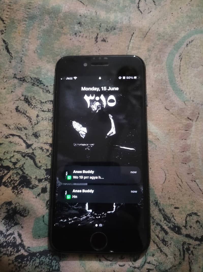 Apple iPhone 8 3
