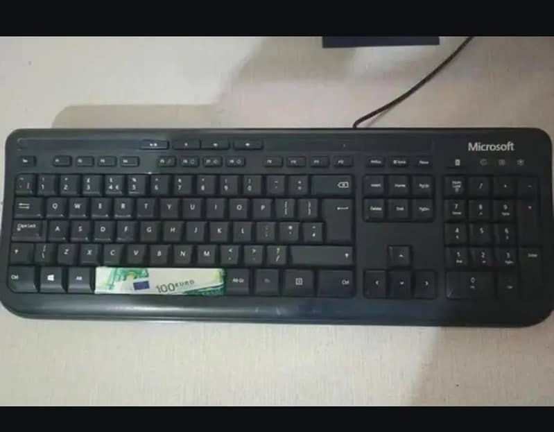 Full Fujitsu Gaming Setup for Sale Complete PC Package + Accessories 2