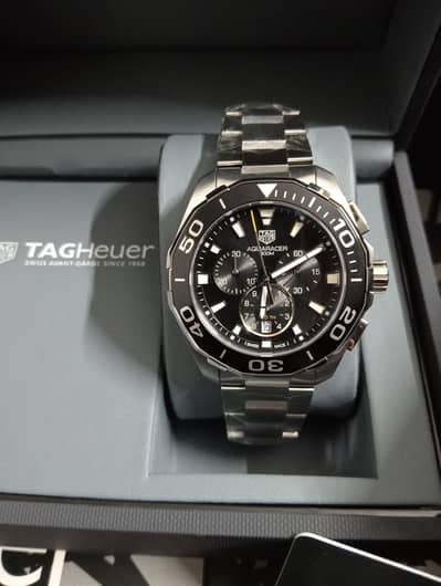 Tag Heuer Aquaracer chronograph black dial and bezel