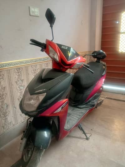 Electric scooty