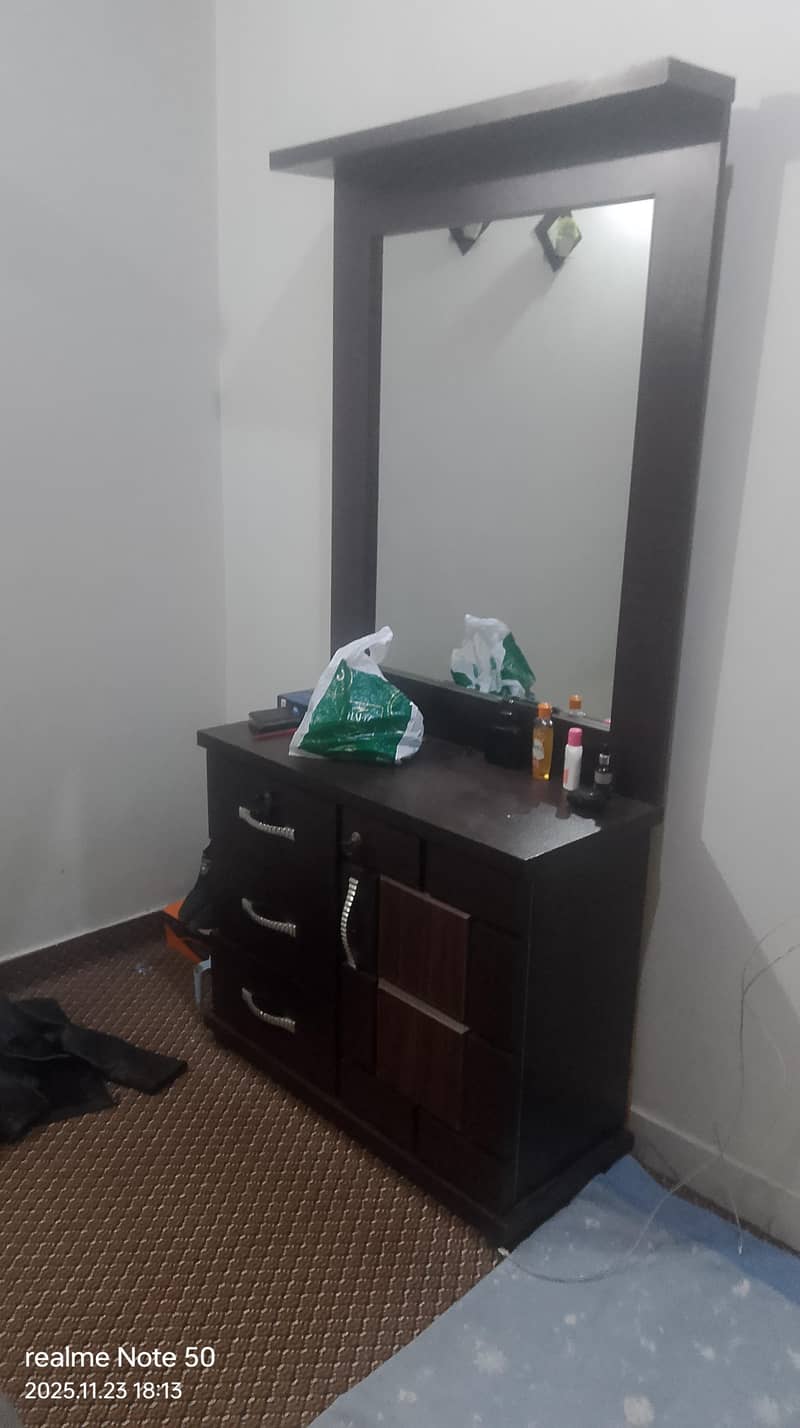dressing table 3