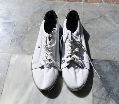 tommy hilfiger mens sneaker size 10