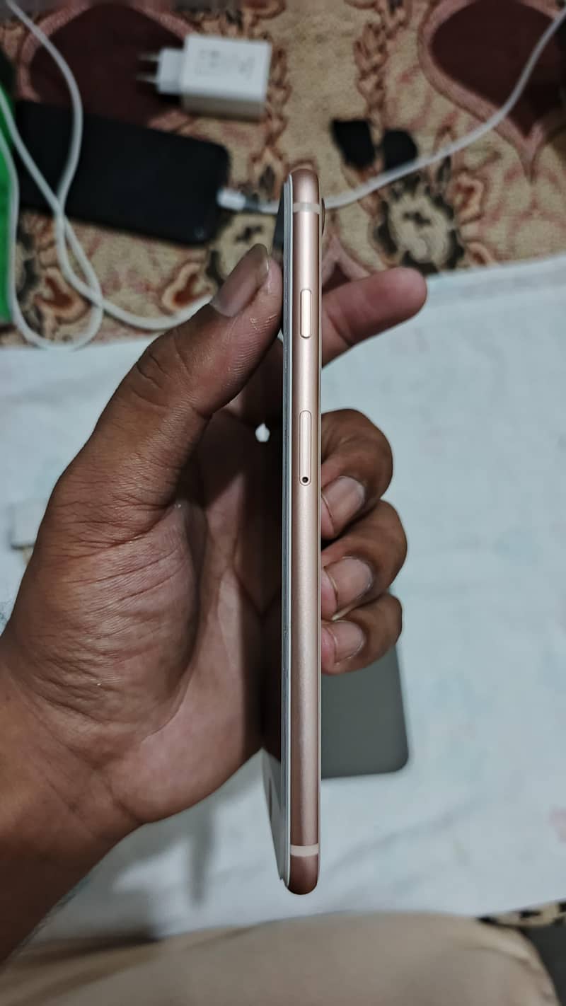 Apple iPhone 8 Plus 2
