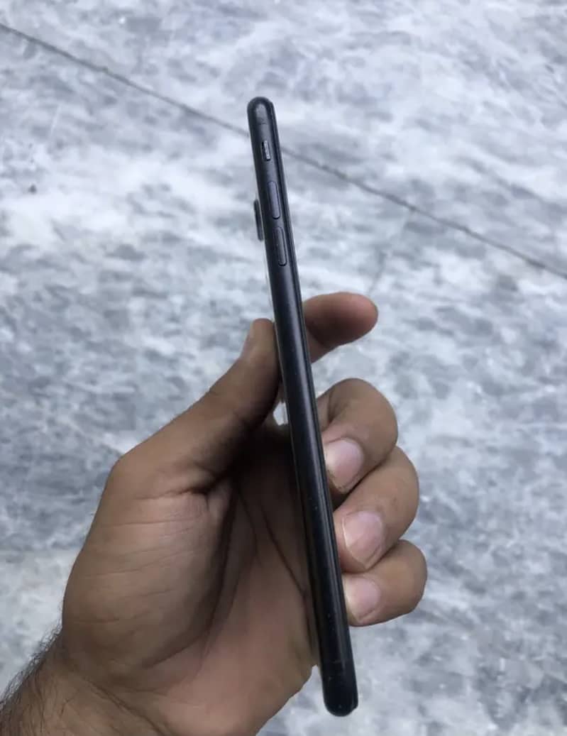 Apple iPhone 7 Plus 6