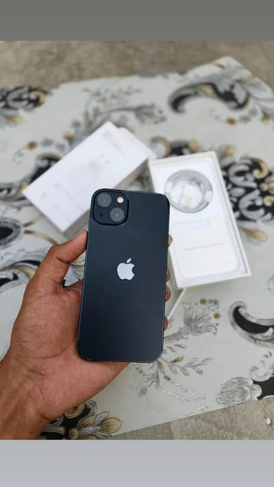 Apple iPhone 13