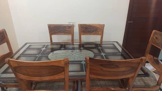 Sheesham Wood with Chinioti Engravements, 6 Seater Dinning table