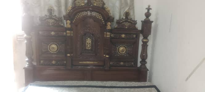 Bed, Dressing, Almari complte set for sale