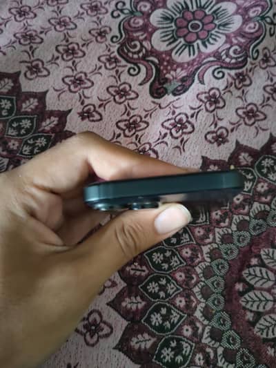 Apple iPhone 15