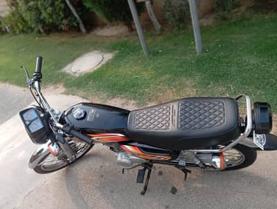 Honda 125 CG bike all document clear 03, 29,71, 08, 32,0, my WhatsApp