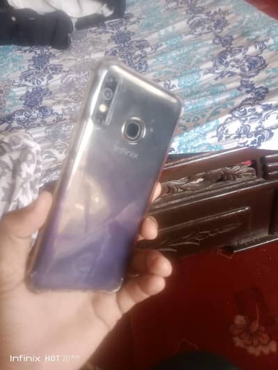 Infinix Hot 8