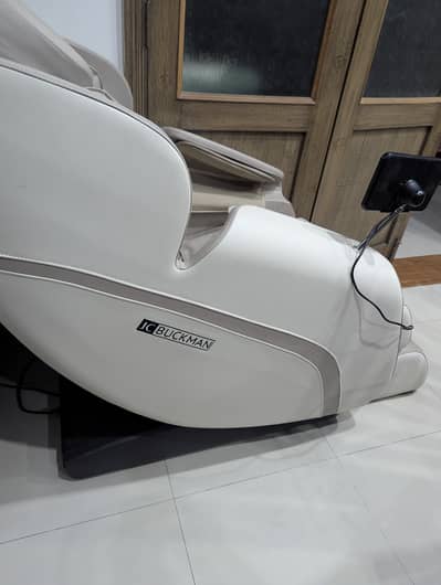 Massage chair for sale looks like just new