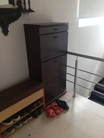 Shoe case , use what's app only 03264666024