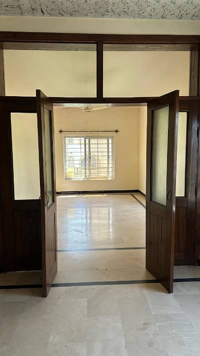 10 Marla like Brand Upper Portion avilable For Rent in G 13/3