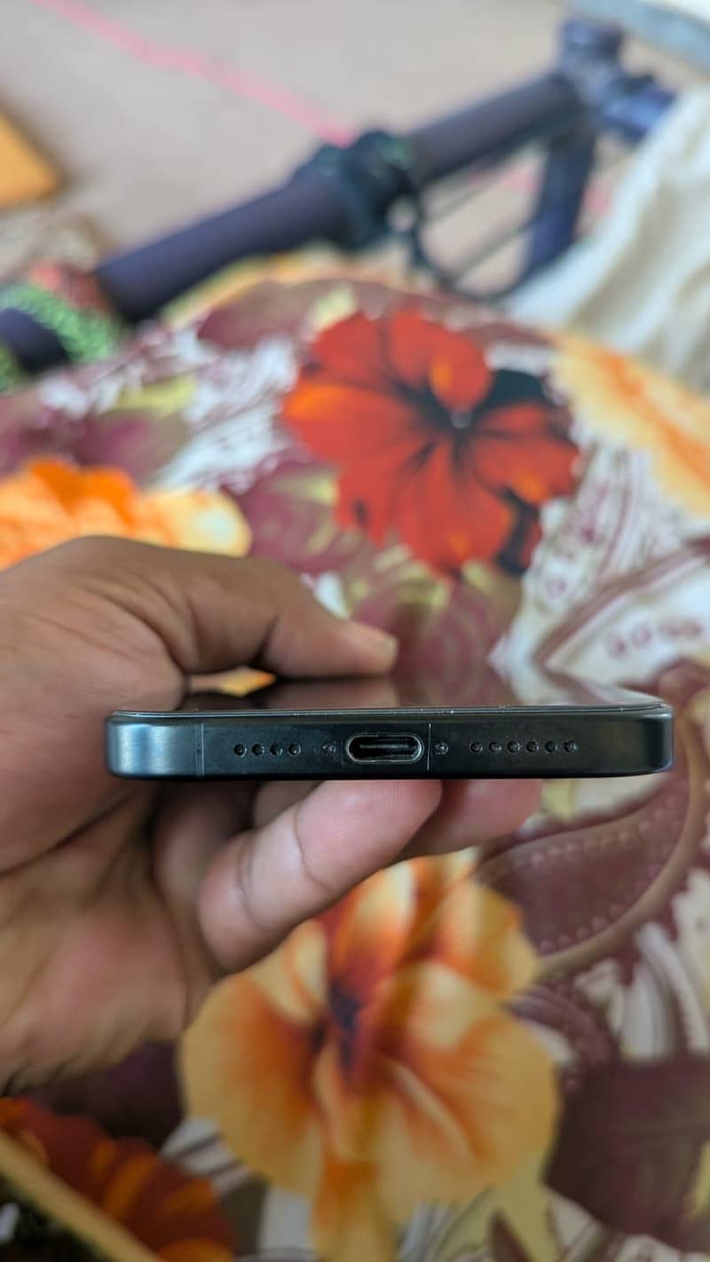 Apple iPhone 15 Pro Max 3