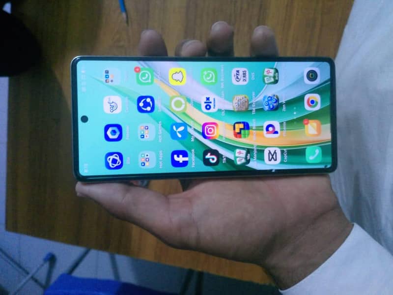 Tecno CAMON 30 1