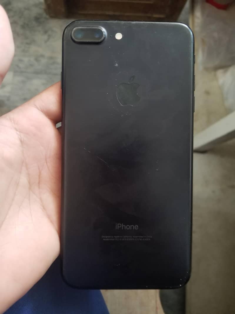 Apple iPhone 7 Plus 1