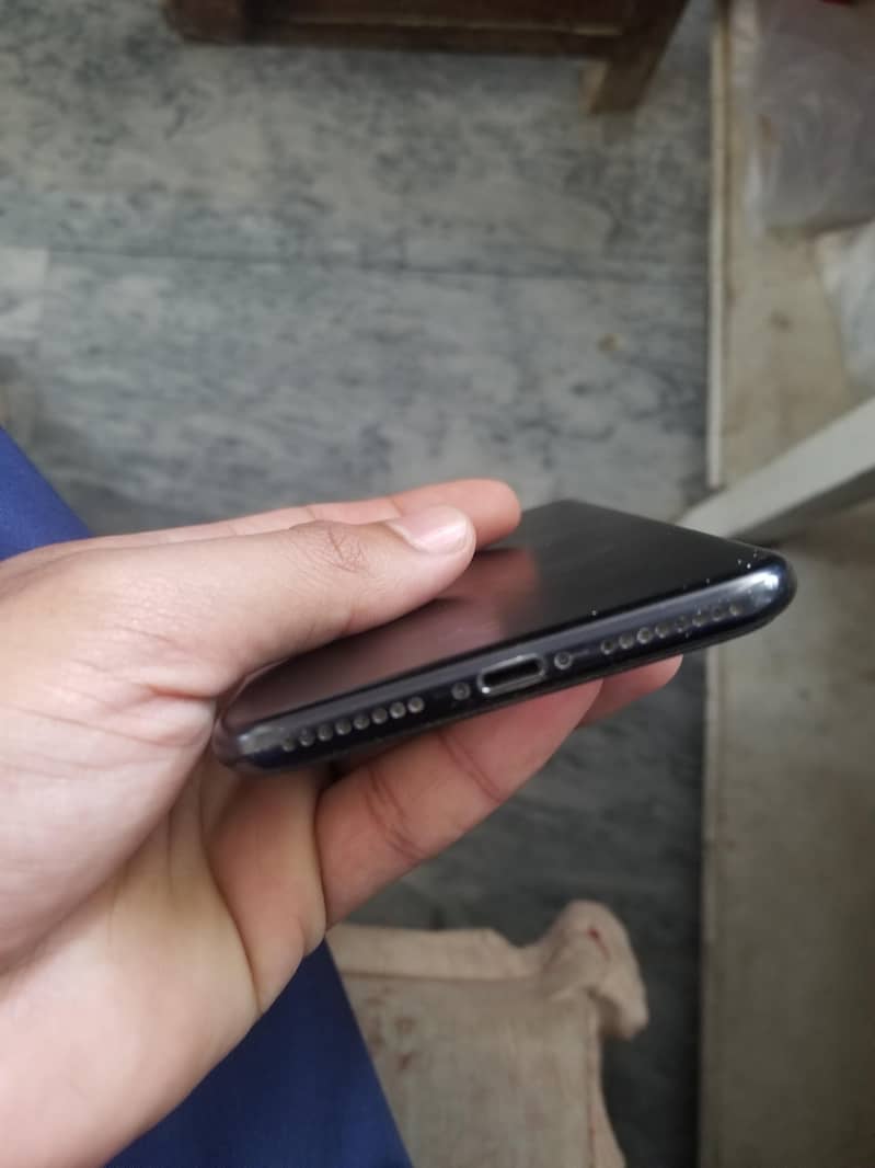 Apple iPhone 7 Plus 2